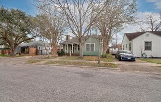 3 beds, 1 bath, $1,849