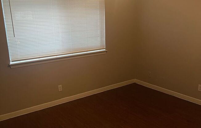 2 beds, 1 bath, 715 sqft, $1,450, Unit 4520-105