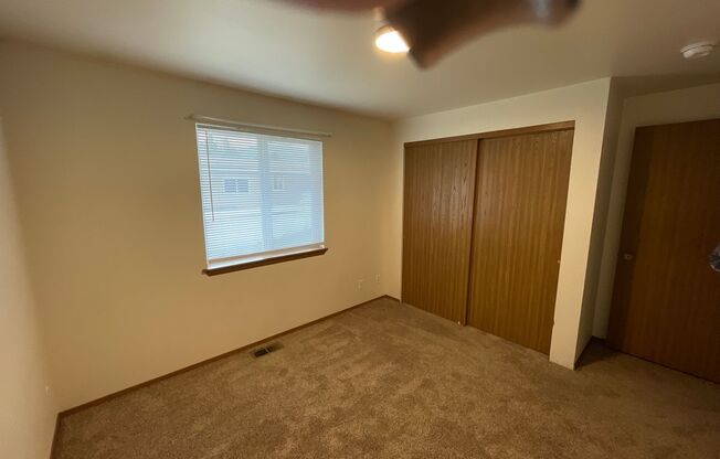 2 beds, 1 bath, 900 sqft, $1,395, Unit 1910 E Park Ln #B