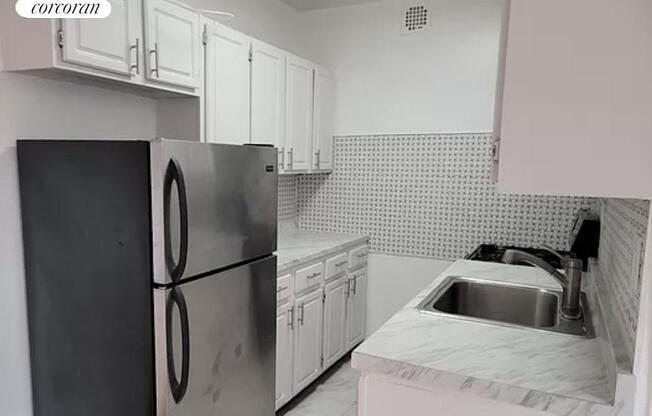 537 W 133 ST