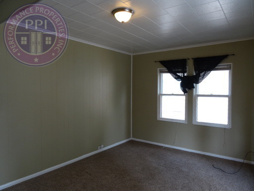 2 beds, 1 bath, $1,890