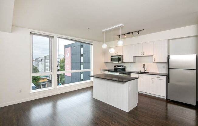 1 bed, 1 bath, 640 sqft, $1,995, Unit 411