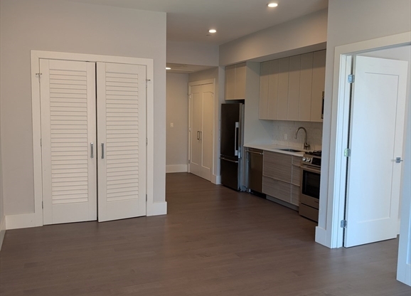 1 bed, 1 bath, 665 sqft, $2,700, Unit PH6
