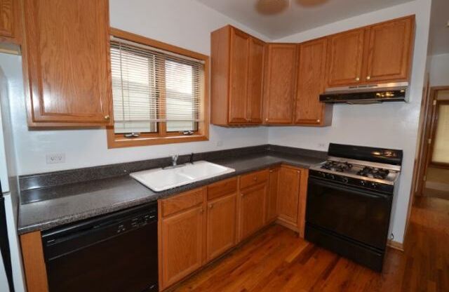 1425 WALTON