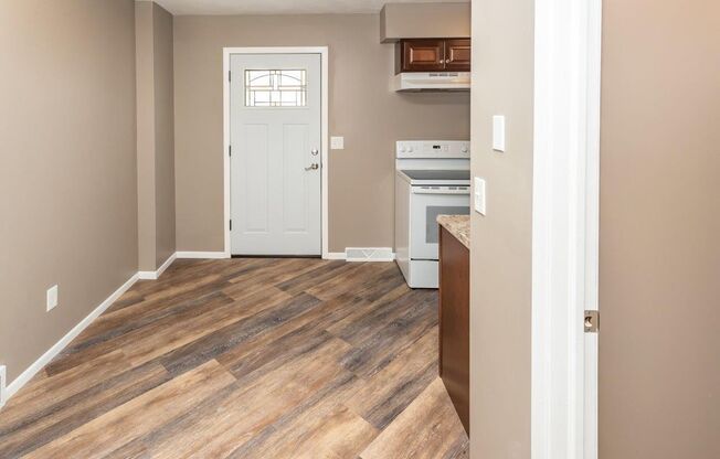 2 beds, 1.5 baths, 1,100 sqft, $1,355, Unit 40-1740