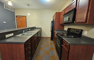 1 bed, 1 bath, 700 sqft, $695, Unit 211