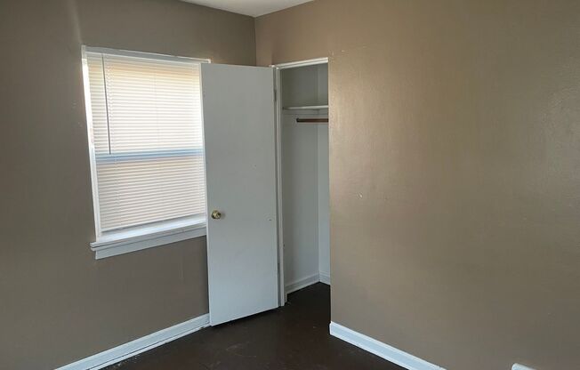 2 beds, 1 bath, $950