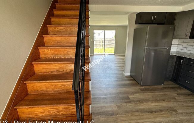 2 beds, 1 bath, 850 sqft, $1,295, Unit Unit 10
