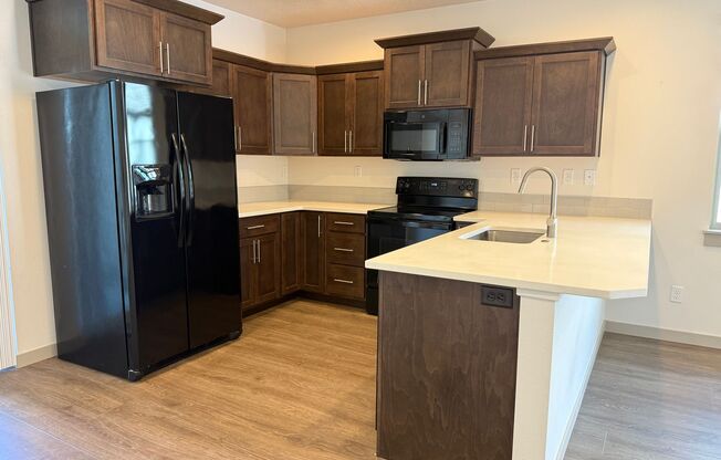 3 beds, 2 baths, 1,281 sqft, $2,495, Unit 75 NE Cessna Dr #1