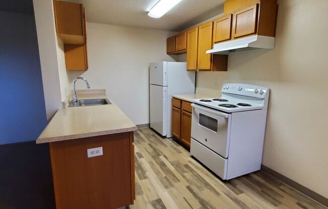 2 beds, 1 bath, 878 sqft, $1,550, Unit 121