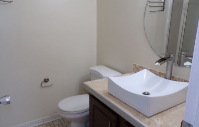 2 beds, 2 baths, $2,195, Unit # 402