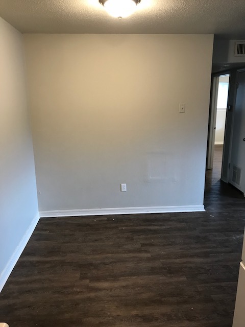 2 beds, 1 bath, 734 sqft, $750, Unit 60