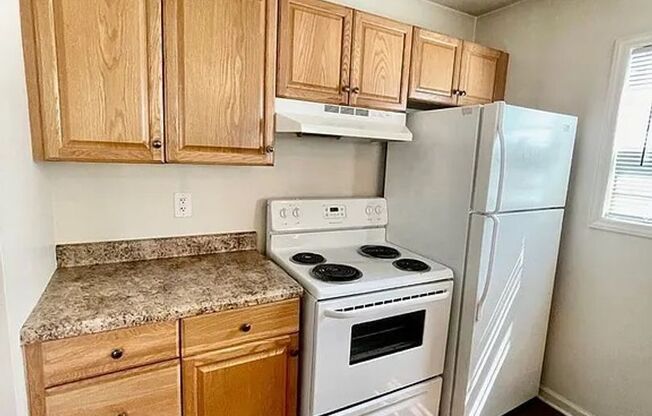 Cute and charming 1 Bedroom 1 bath apartment in the heart of Huntersville... perfect for single person or elderly looking to downsize.