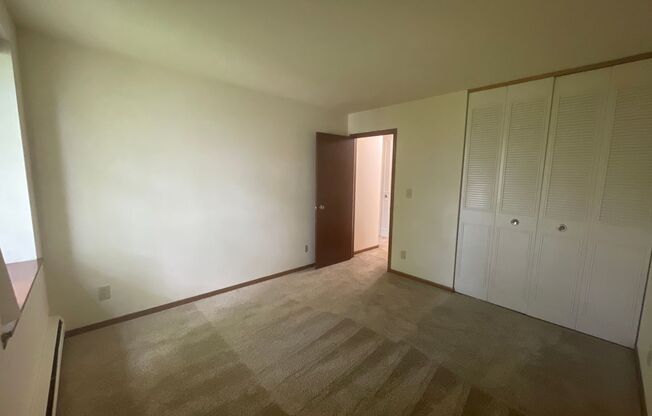 2 beds, 1 bath, 840 sqft, $1,195, Unit 321