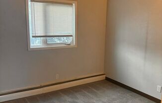 2 beds, 1 bath, 800 sqft, $1,300, Unit 5