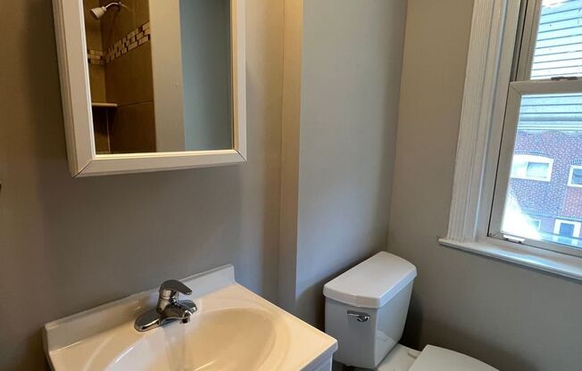 2 beds, 1 bath, $1,350