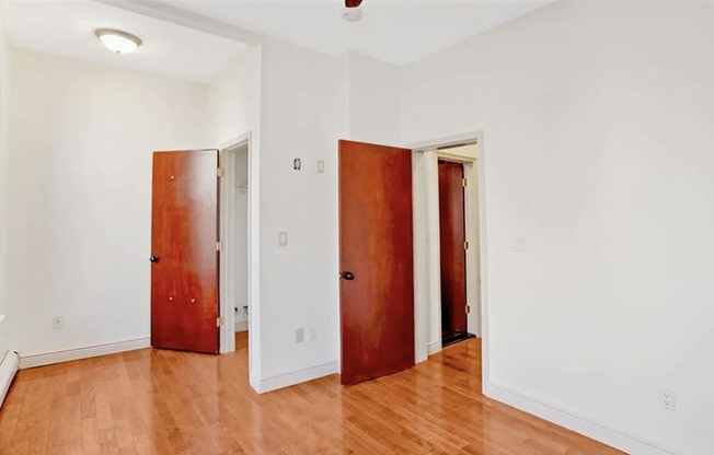 323 7 ST