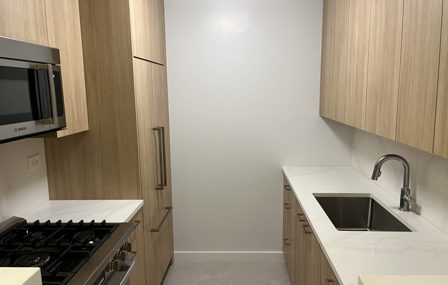 1 bed, 1 bath, $5,195, Unit 8B