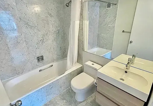 1 bed, 1 bath, 600 sqft, $4,750, Unit 37J