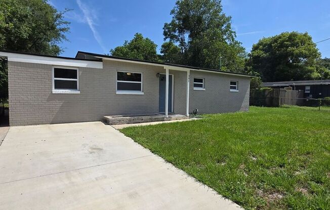 341 PARKWOOD DR