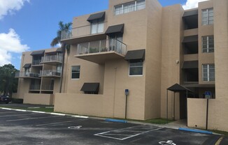 3 beds, 2.5 baths, $2,450, Unit Unit A-312