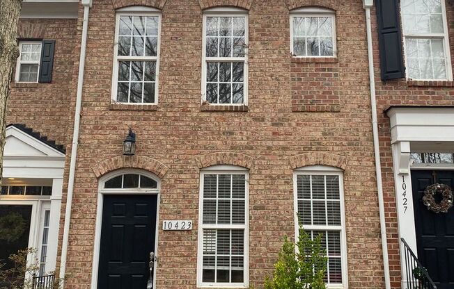 Walk To Shop and Dining - Fantastic North Charlotte Location