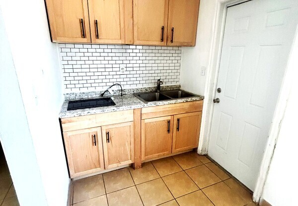 317 E Monument Ave