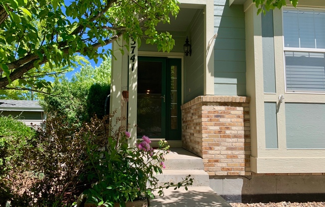 Well Maintained Murphy Creek Home With Unbelievable Golf Course & Mountain Views!
