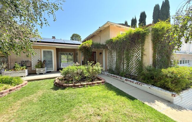 Spacious 4-Bedroom Home in Prime Santa Clarita Location