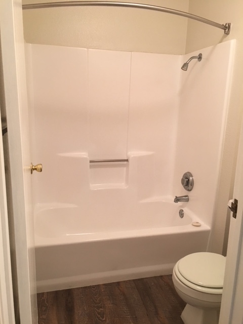 Studio, 1 bath, 600 sqft, $1,060, Unit 204