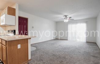 2 beds, 2 baths, 1,200 sqft, $1,095, Unit 814/08