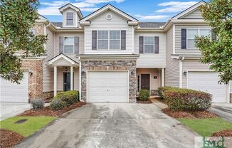 Townhome in LIVE OAK!!!