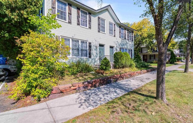 30-32 Sherman St - Lakefront Living, Right in the Heart of Burlington