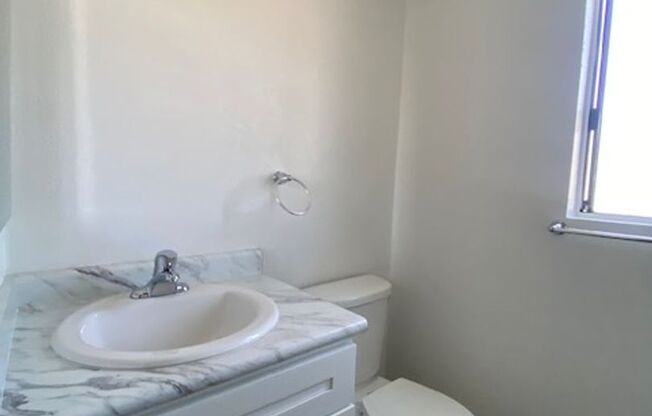 1 bed, 1 bath, 691 sqft, $2,150, Unit 190