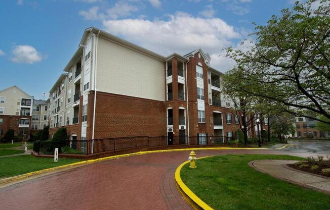 4850 Eisenhower Ave 407