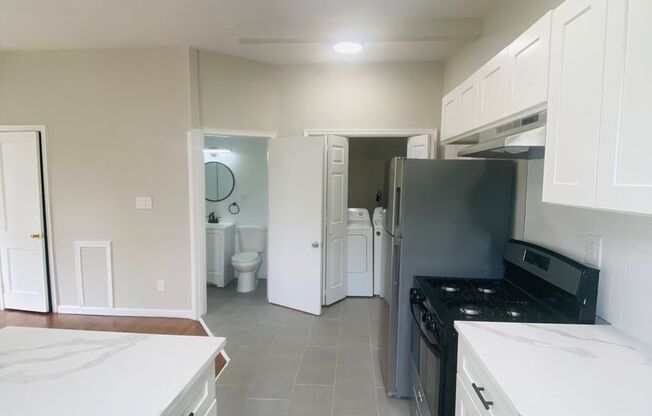 Stunning Newly Updated, Large 1 Bedroom in Overbrook Available Now