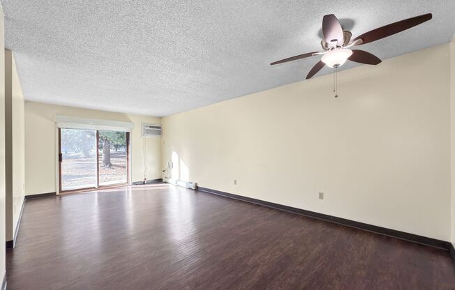 1 bed, 1 bath, 640 sqft, $1,036, Unit VC-235