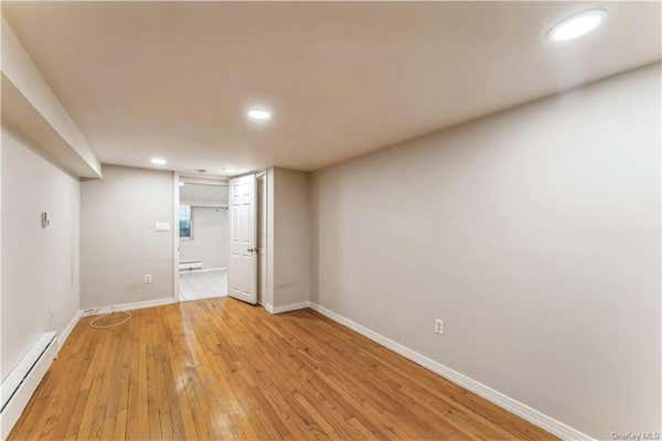 1 bed, 1 bath, 700 sqft, $1,800