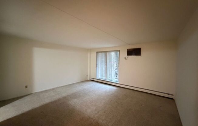 2 beds, 1.5 baths, 980 sqft, $1,325, Unit 717