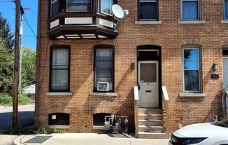 2 beds, 1 bath, $975