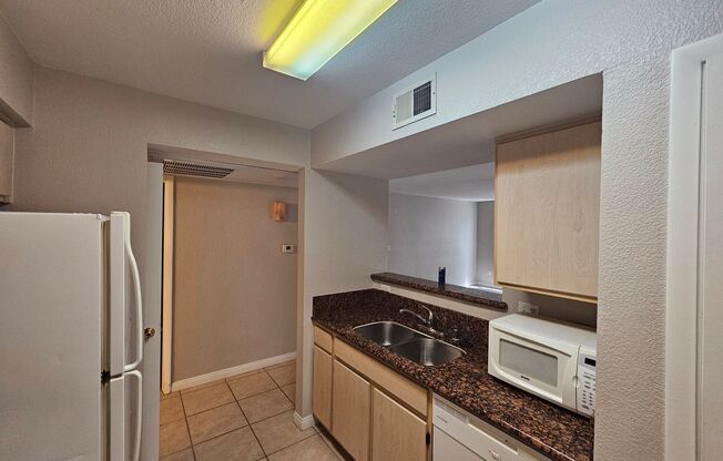 1 bed, 1 bath, $1,100, Unit # 1144