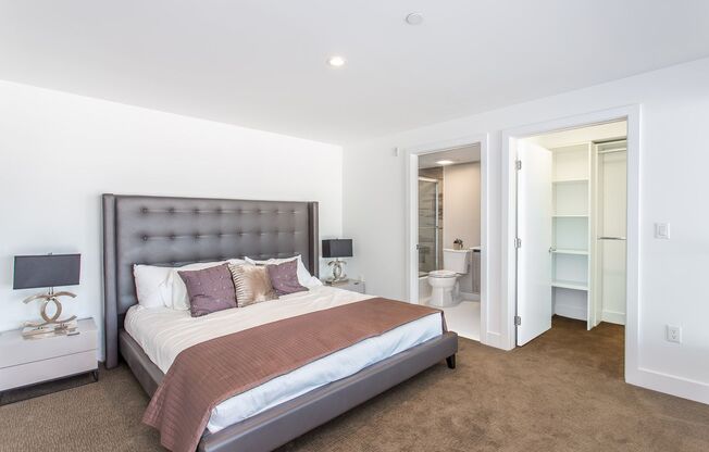 1 bed, 1.5 baths, 890 sqft, $3,500, Unit 1616 - 211
