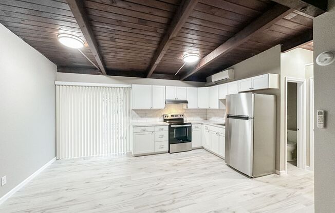 1 bed, 1 bath, 625 sqft, $1,200, Unit 09