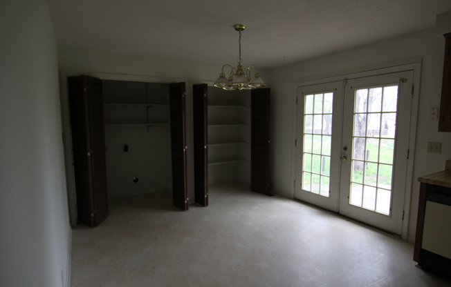 4 Bedroom Pet Friendly Home For Rent Near Post!