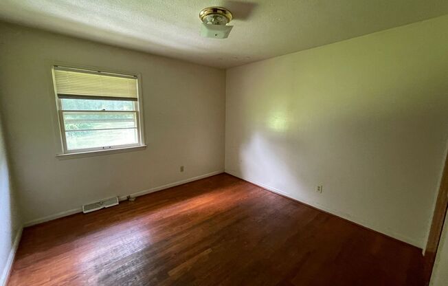 2 beds, 1 bath, $795