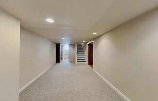 447 W 28 AVE