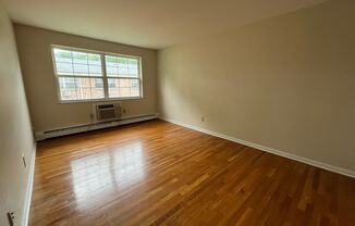 1 bed, 1 bath, 650 sqft, $795, Unit 950-23