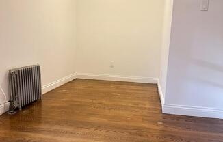 254 W 20 ST