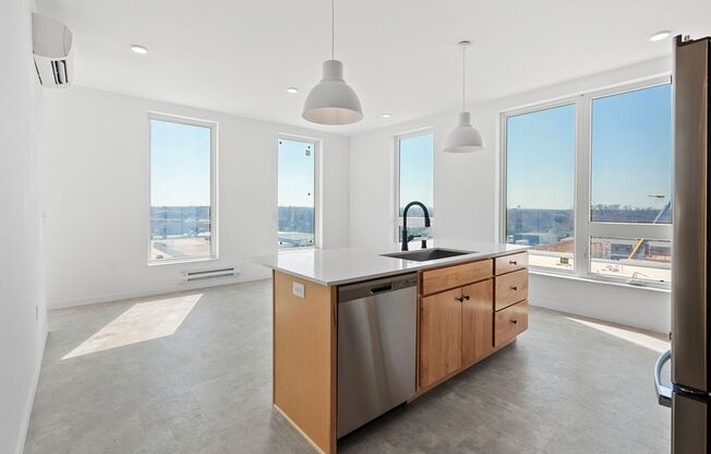 2 beds, 1 bath, 881 sqft, $1,975, Unit 520