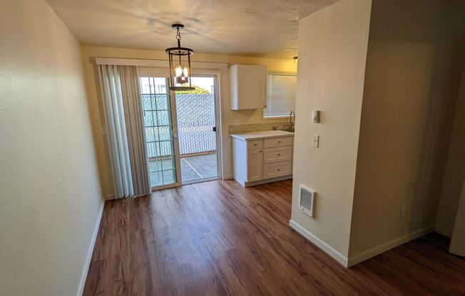 2 beds, 1.5 baths, 900 sqft, $1,425, Unit 7873